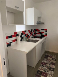 
                                                                                        Location
                                                                                         Studio avec balcon quartier pl Victor Hugo