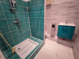 
                                                                                        Location
                                                                                         Studio avec électricité. eau . Internet. Charges