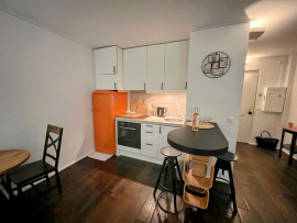 Location
Studio avec jardin privatif au coeur de Montmartre ! (loyer tout inclus)