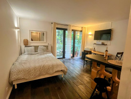 Location
Studio avec jardin privatif au coeur de Montmartre ! (loyer tout inclus)