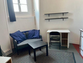 
                                                                                        Location
                                                                                         Studio Bauhaus Paris Etoile 17m2 - 4m sous plafond