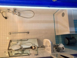 
                                                                                        Location
                                                                                         Studio Bauhaus Paris Etoile 17m2 - 4m sous plafond