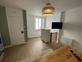 
                                                                                        Location
                                                                                         Studio Bordeaux Gambetta Triangle Or