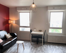 Location
Studio calme au 6ᵉ étage, 2 ascenseurs – 10 min à pied du métro Mairie de Montrouge (ligne 4), 20 min de Paris centre (loyer tout inclus)