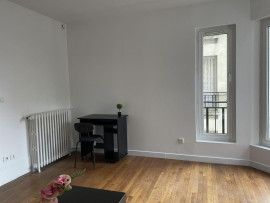 
                                                                                        Location
                                                                                         Studio calme et cosy, meublé, 33m² dans le 15eme
