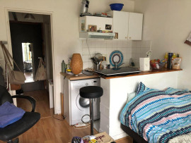 
                                                                                        Location
                                                                                         studio calme et lumineux idéal pour étudiant.