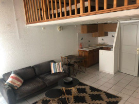 
                                                                                        Location
                                                                                         Studio canut meublé Croix Rousse Rue des Chartreux