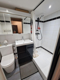 
                                                                                        Location
                                                                                         Studio central, tout équipé, +buanderie +pièce vie