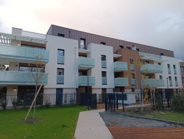 
                                                                                        Location
                                                                                         Studio centre-ville Ferney Voltaire et garage