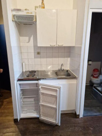 
                                                                                        Location
                                                                                         Studio cosy et bien placé