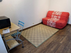 
                                                                                        Location
                                                                                         Studio cosy et bien placé