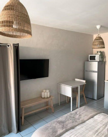 
                                                                                        Location
                                                                                         Studio Cours du Médoc