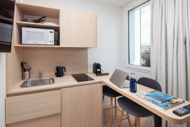 
                                                                                        Location
                                                                                         Studio d'angle côté jardin avec rooftop, salle de sport, home cinéma, services de ménage et maintenance dans une résidence neuve en colivinG (loyer tout inclus)