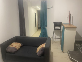 
                                                                                        Location
                                                                                         Studio dans maison de ville