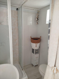 
                                                                                        Location
                                                                                         Studio dans  propriété avec grand jardin