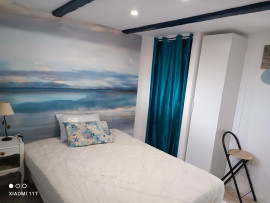 
                                                                                        Location
                                                                                         Studio dans  propriété avec grand jardin