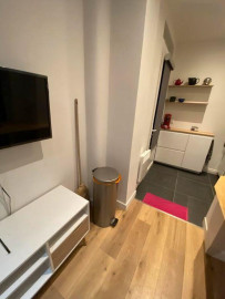 
                                                                                        Location
                                                                                         Studio de 19m² entièrement rénové à neuf et meublé
