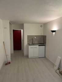 
                                                                                        Location
                                                                                         Studio de 19m²  idéal étudiant ou jeune couple