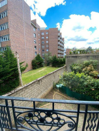 
                                                                                        Location
                                                                                         Studio de 28m² au calme absolu