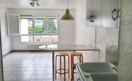
                                                                                        Location
                                                                                         Studio de 33 m2 + parking