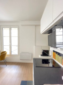 Location
STUDIO DE CHARME PROCHE PLACE VENDOME (loyer tout inclus)