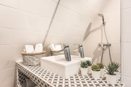 Location
Studio de prestige au coeur de Paris (loyer tout inclus)