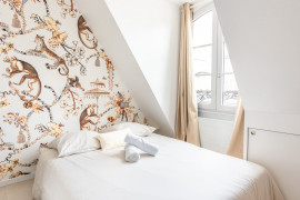 Location
Studio de prestige au coeur de Paris (loyer tout inclus)