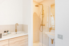 Location
Studio de prestige au coeur de Paris (loyer tout inclus)