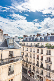Location
Studio de prestige au coeur de Paris (loyer tout inclus)
