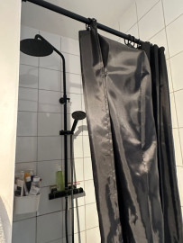 
                                                                                        Location
                                                                                         Studio dernier étage, vue imprenable