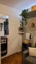 
                                                                                        Location
                                                                                         Studio design et refait à neuf