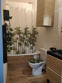 
                                                                                        Location
                                                                                         Studio design et refait à neuf