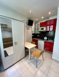 
                                                                                        Location
                                                                                         Studio disponible