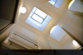 
                                                                                        Location
                                                                                         Studio Double Expo S-E Dernier Etg. avec Ascenseur