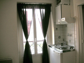 
                                                                                        Location
                                                                                         Studio en plein centre de Paris