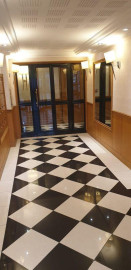 
                                                                                        Location
                                                                                         Studio en RdC avec terrasse proche centre ville