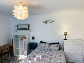 
                                                                                        Location
                                                                                         Studio en rez de jardin avec place de parking