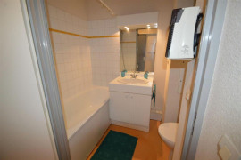 
                                                                                        Location
                                                                                         Studio entièrement meublé - Résidence sécurisée av