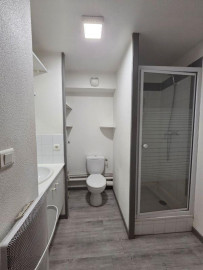 
                                                                                        Location
                                                                                         Studio environ 20 m², Non meublé