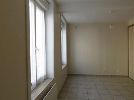 
                                                                                        Location
                                                                                         Studio équipé
