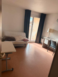 
                                                                                        Location
                                                                                         Studio équipé et meublé 22m² avec balcon