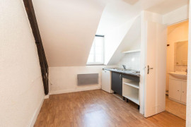 
                                                                                        Location
                                                                                         Studio Gare de Rennes