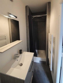 
                                                                                        Location
                                                                                         Studio hyper centre de Reims