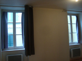 
                                                                                        Location
                                                                                         Studio hypercentre