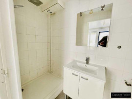 
                                                                                        Location
                                                                                         Studio Lambersart