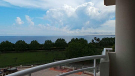 
                                                                                        Location
                                                                                         Studio larde vue sur la mer tout équipé.