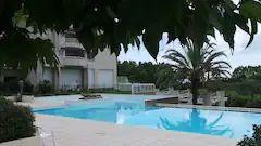 
                                                                                        Location
                                                                                         Studio larde vue sur la mer tout équipé.