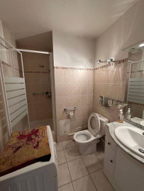 
                                                                                        Location
                                                                                         Studio lumineux 31m² vue dégagée, parking et cave