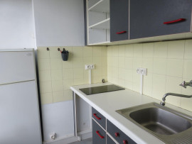 
                                                                                        Location
                                                                                         Studio lumineux avec belle vue sur le lac