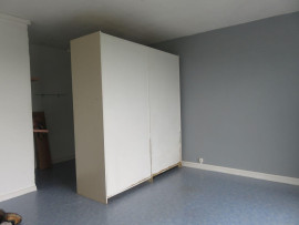 
                                                                                        Location
                                                                                         Studio lumineux avec belle vue sur le lac